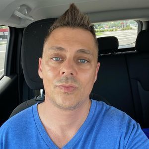 Meet your Posher, Cory